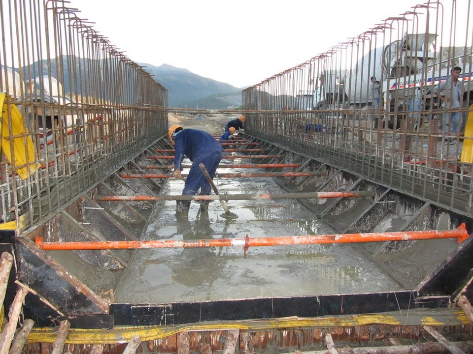 Thi cong cong hop Duong 28.jpg